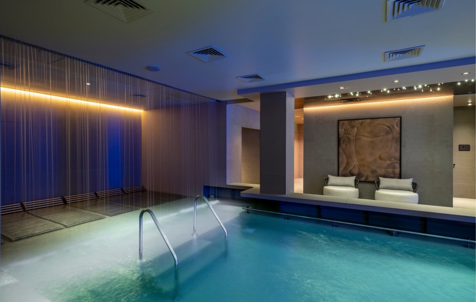 Relax Pool MSC World Asia